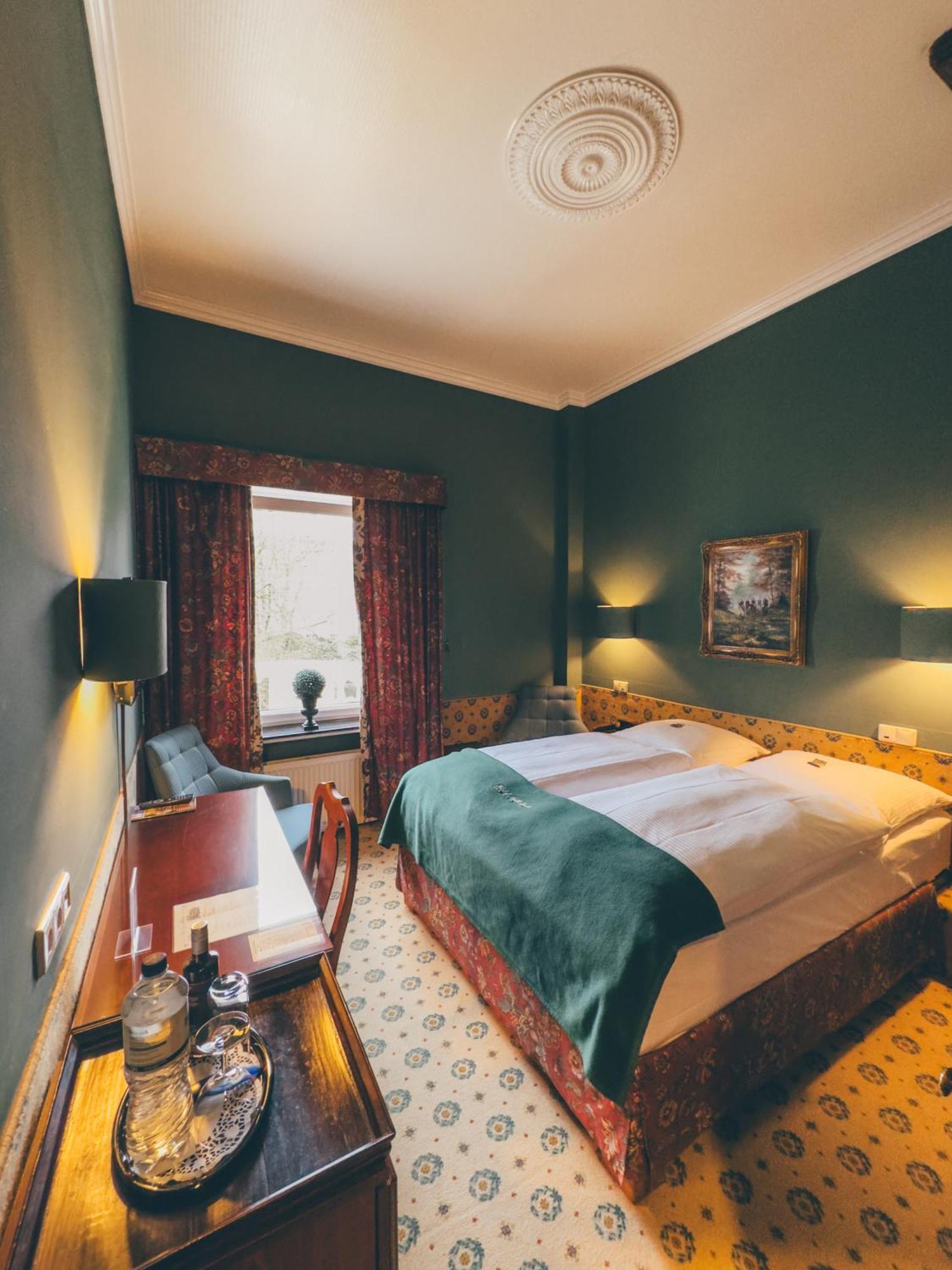 Hotel Mittelweg Гамбург Экстерьер фото