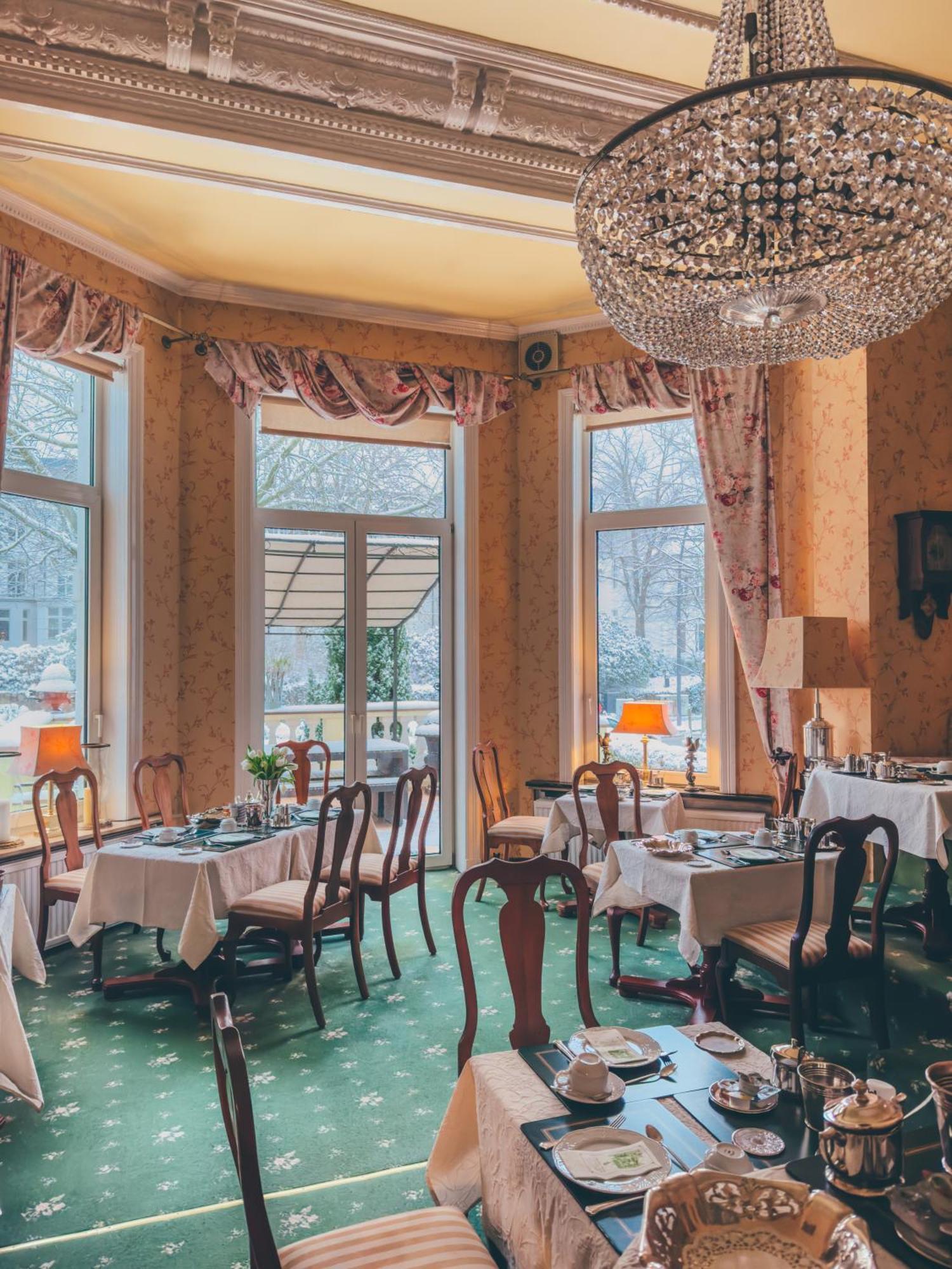 Hotel Mittelweg Гамбург Экстерьер фото
